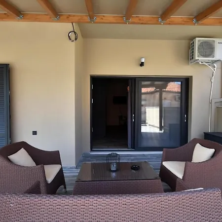 Artemis Apartment Agria Exterior photo